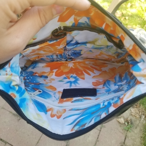 Sondra Roberts Squared SR2 black patent layered disc shoulder bag - Picture 5 of 5